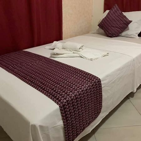 Vlv International Guest House Kololi Ngoại thất bức ảnh