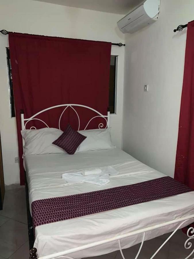 Vlv International Guest House Kololi Ngoại thất bức ảnh