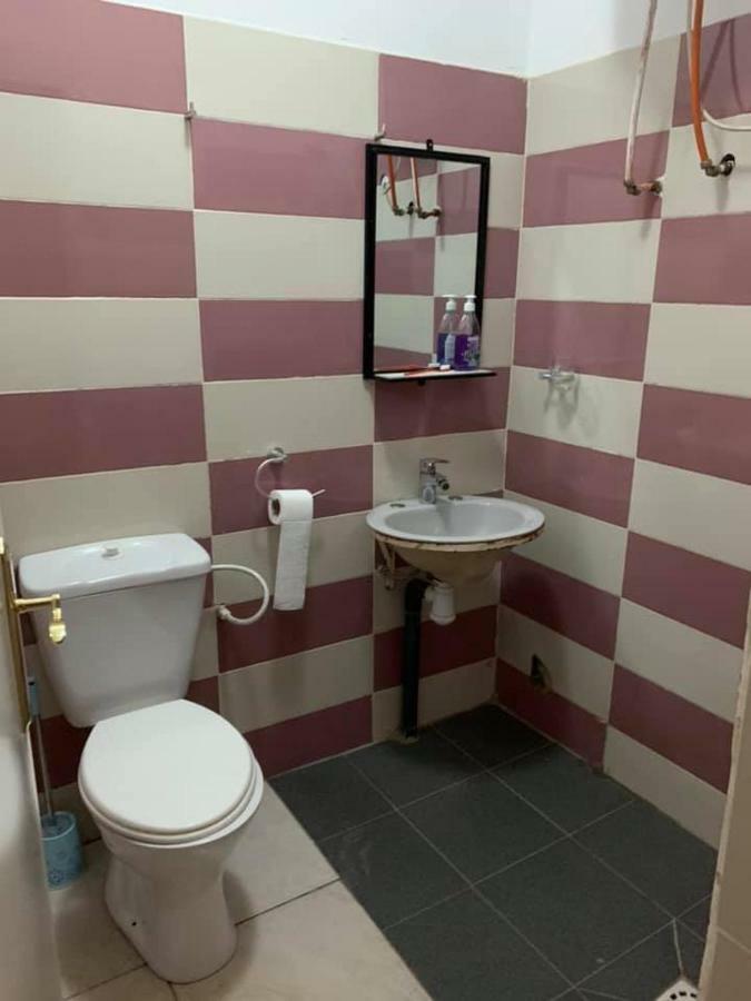 Vlv International Guest House Kololi Ngoại thất bức ảnh