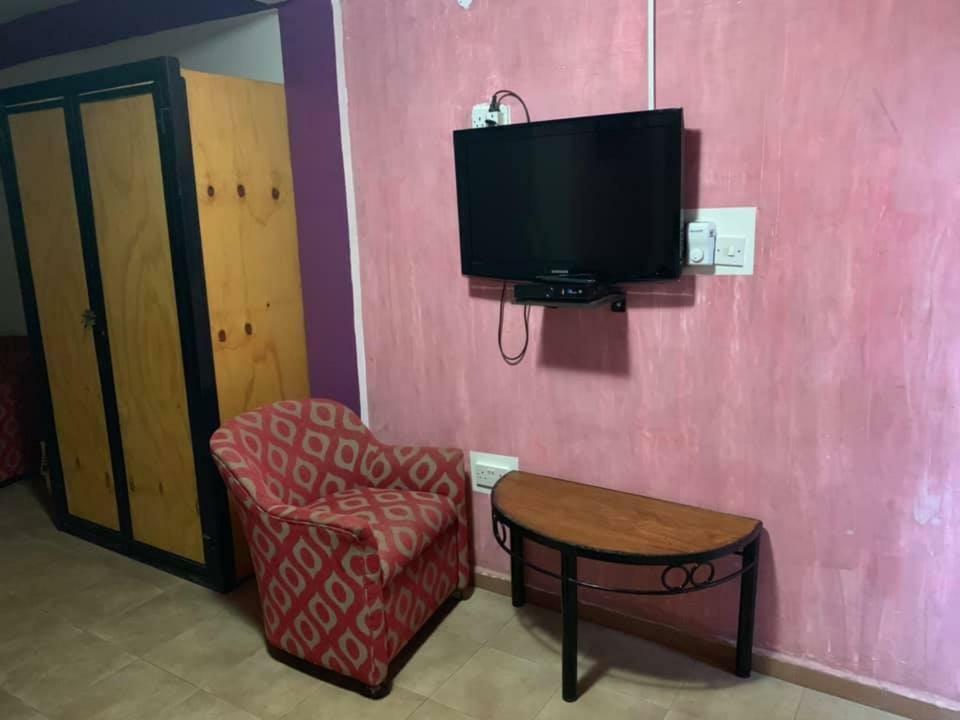 Vlv International Guest House Kololi Ngoại thất bức ảnh
